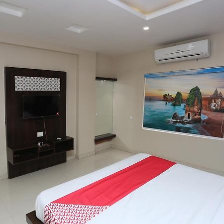 OYO 43897 Redstone Hotel Gwalior Eksteriør billede
