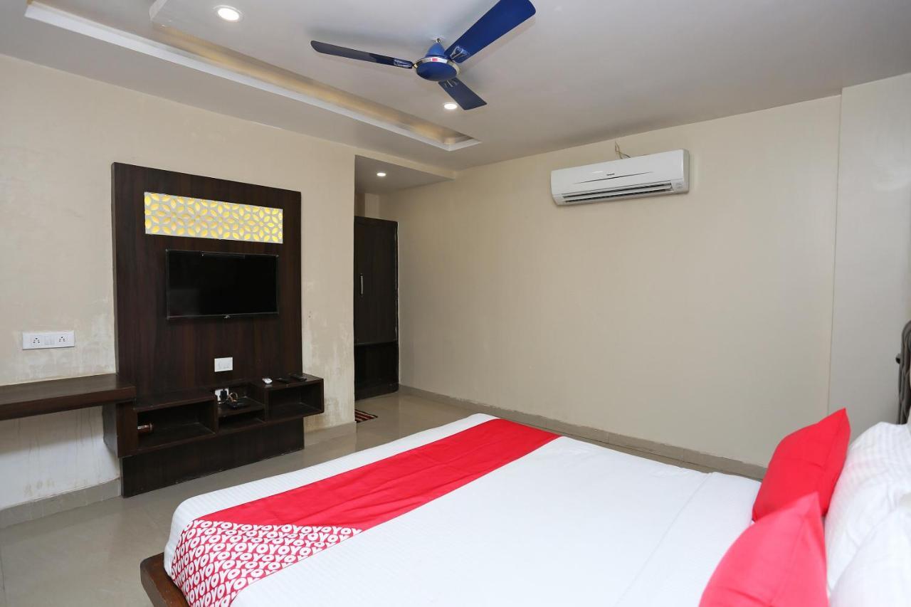OYO 43897 Redstone Hotel Gwalior Eksteriør billede