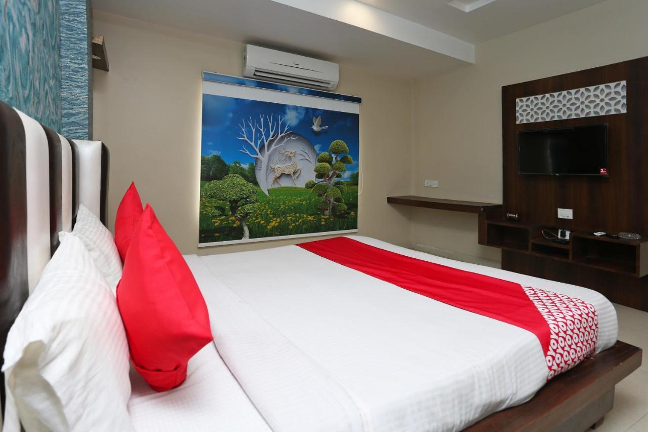 OYO 43897 Redstone Hotel Gwalior Eksteriør billede