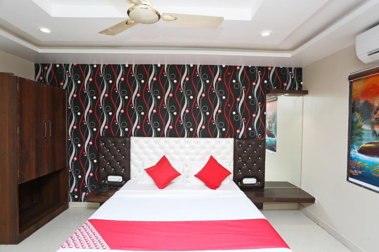 OYO 43897 Redstone Hotel Gwalior Eksteriør billede