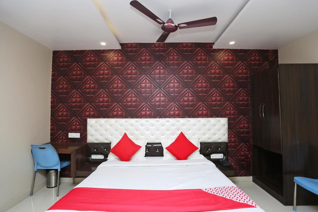 OYO 43897 Redstone Hotel Gwalior Eksteriør billede