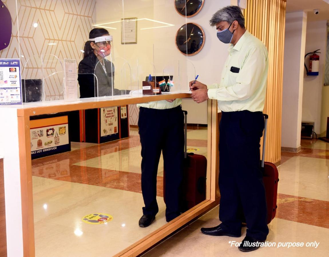 OYO 43897 Redstone Hotel Gwalior Eksteriør billede