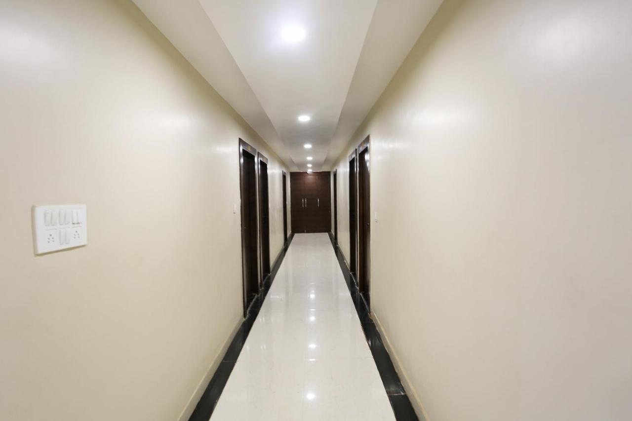 OYO 43897 Redstone Hotel Gwalior Eksteriør billede